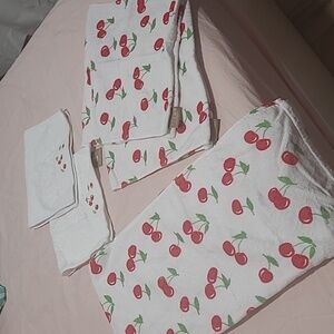 Cherry Patterned White Towel 5 piece Set